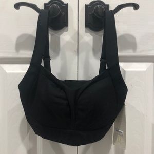 Black Lululemon sports bra